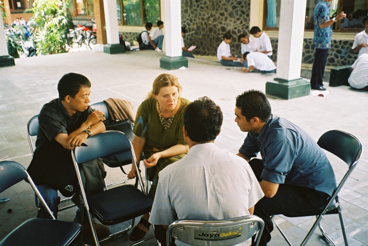 rozhovor Zuzana Gindl-Tatárová Zuzana Gindl-Tatárová prednášala aj v Indonézii. Fotografia je z roku 2004. Foto: archív ZGT